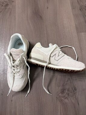 New Balance Off-White/Tan 574-Style Sneakers size 7.5
